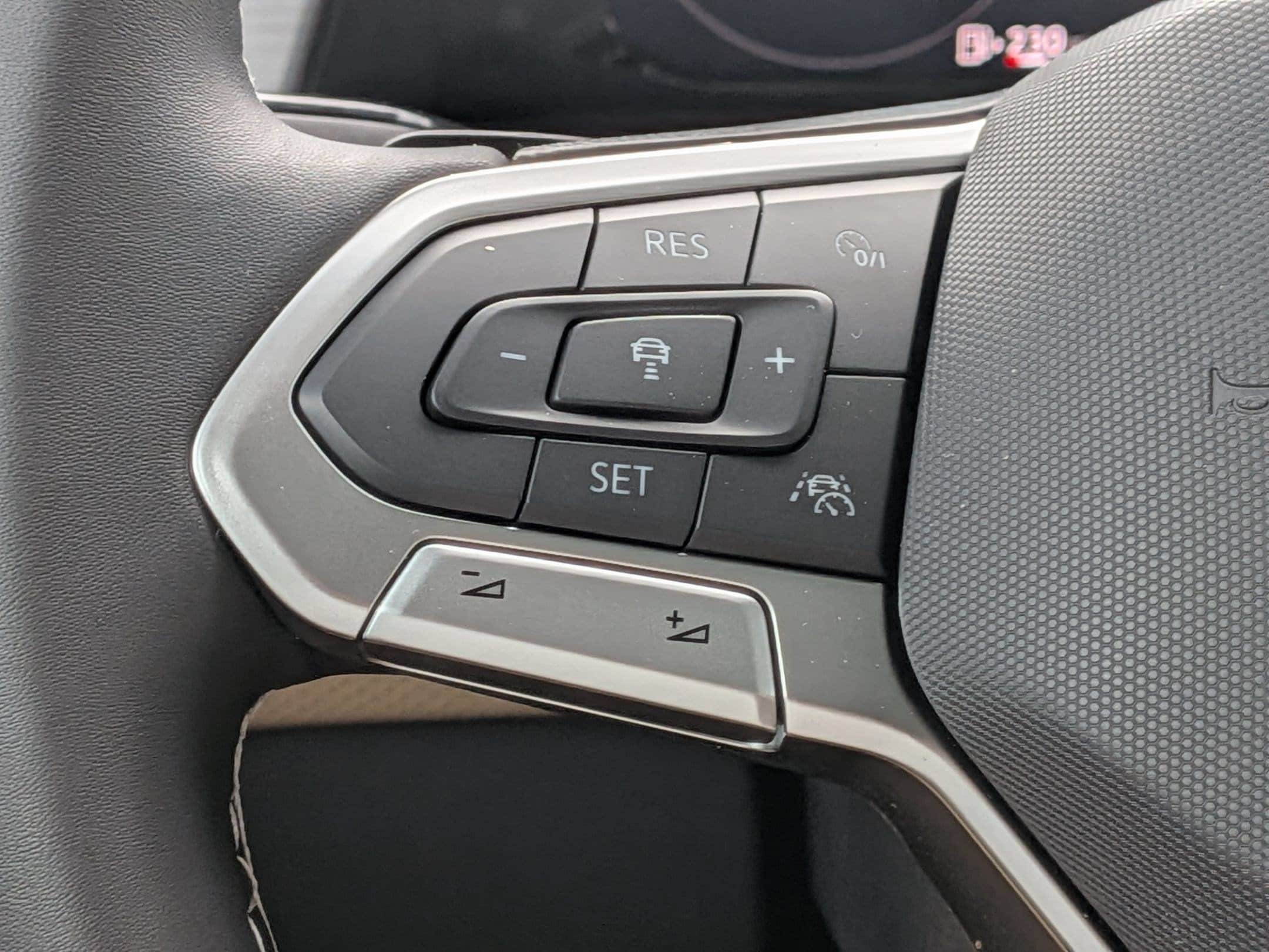 New 2026 Volkswagen Atlas Cross Sport SE AWD/4WD image 18