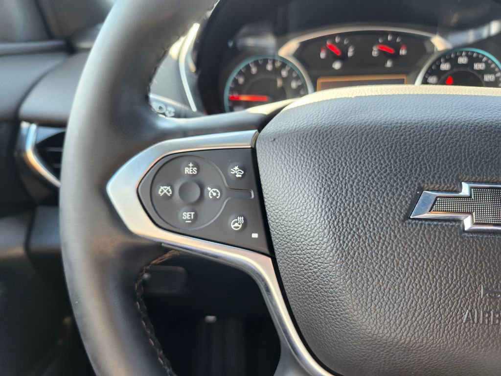 Used 2023 Chevrolet Traverse RS image 9