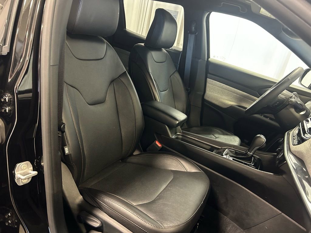 Used 2023 Jeep Compass Latitude image 20