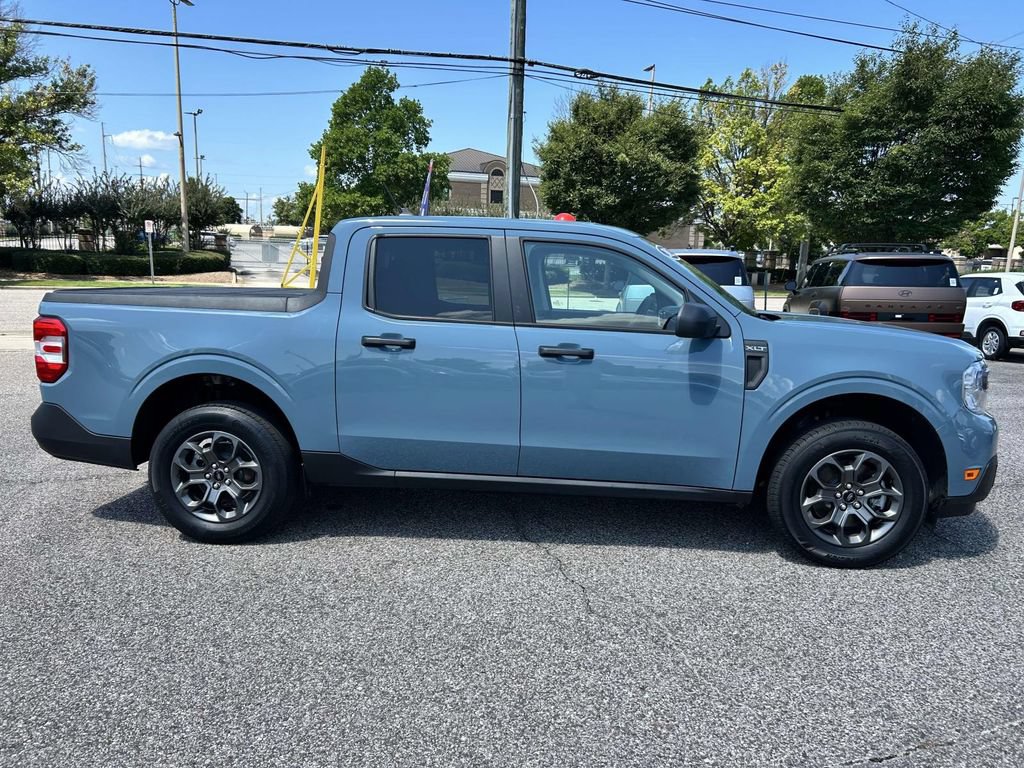 Used 2023 Ford Maverick XLT FWD image 2