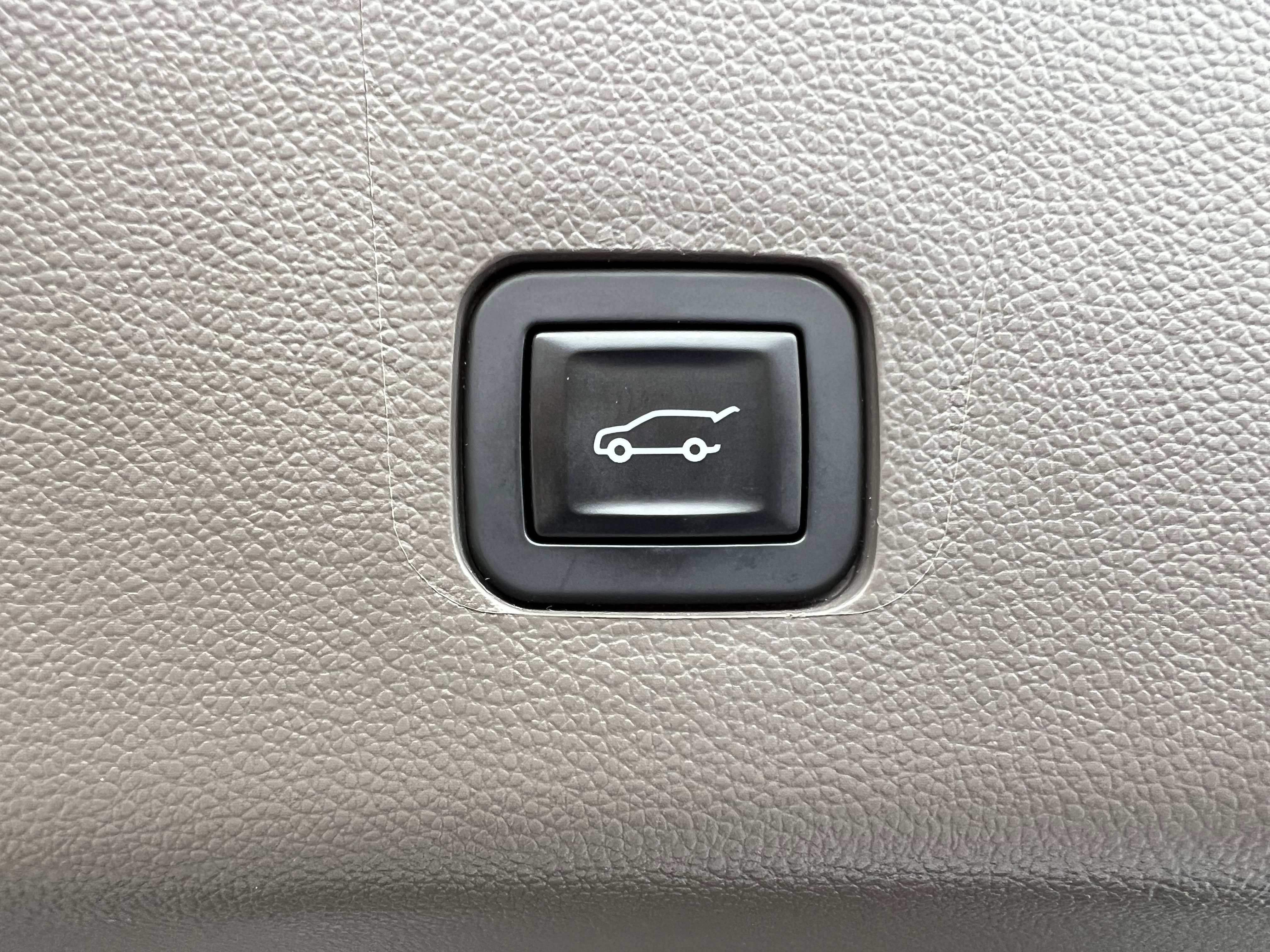 Used 2019 Chevrolet Traverse Premier AWD/4WD image 49