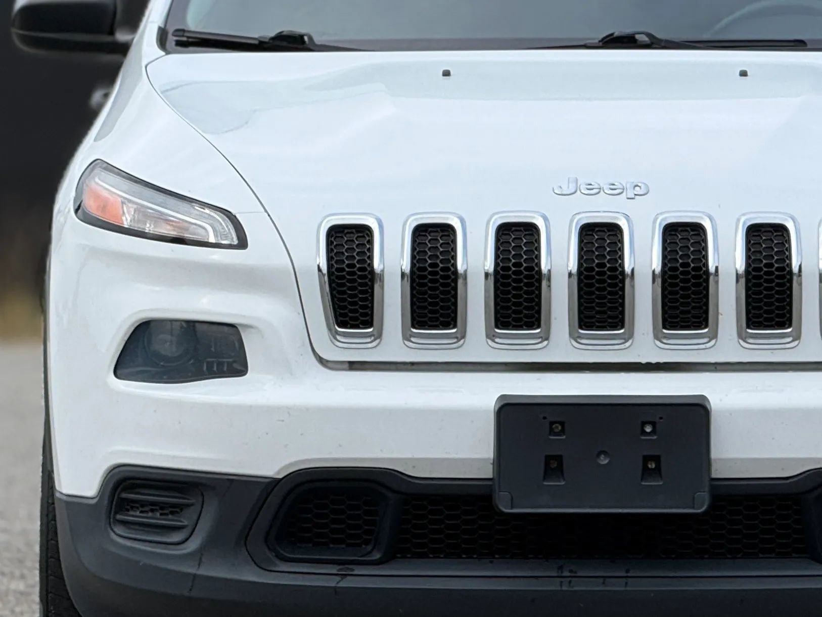 Used 2016 Jeep Cherokee Sport w/ Cold Weather Group AWD/4WD image 11