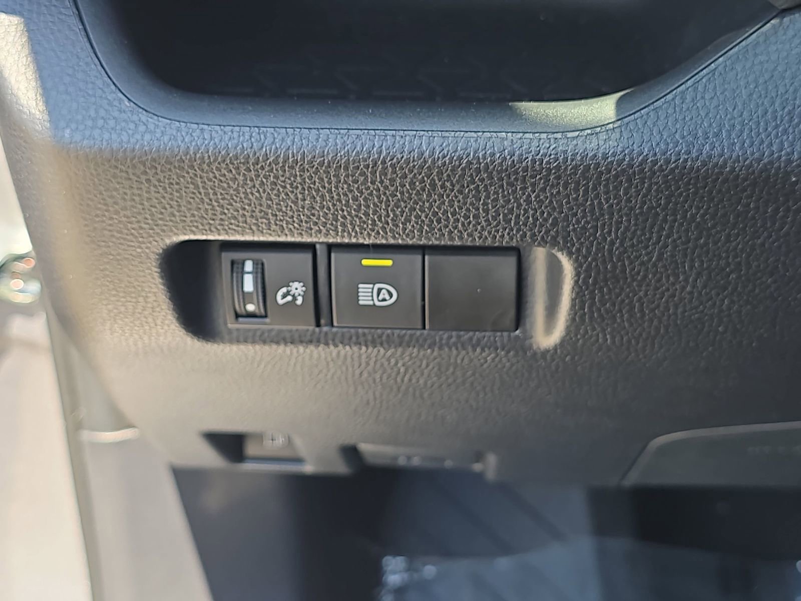 Used 2024 Toyota RAV4 LE AWD/4WD image 26