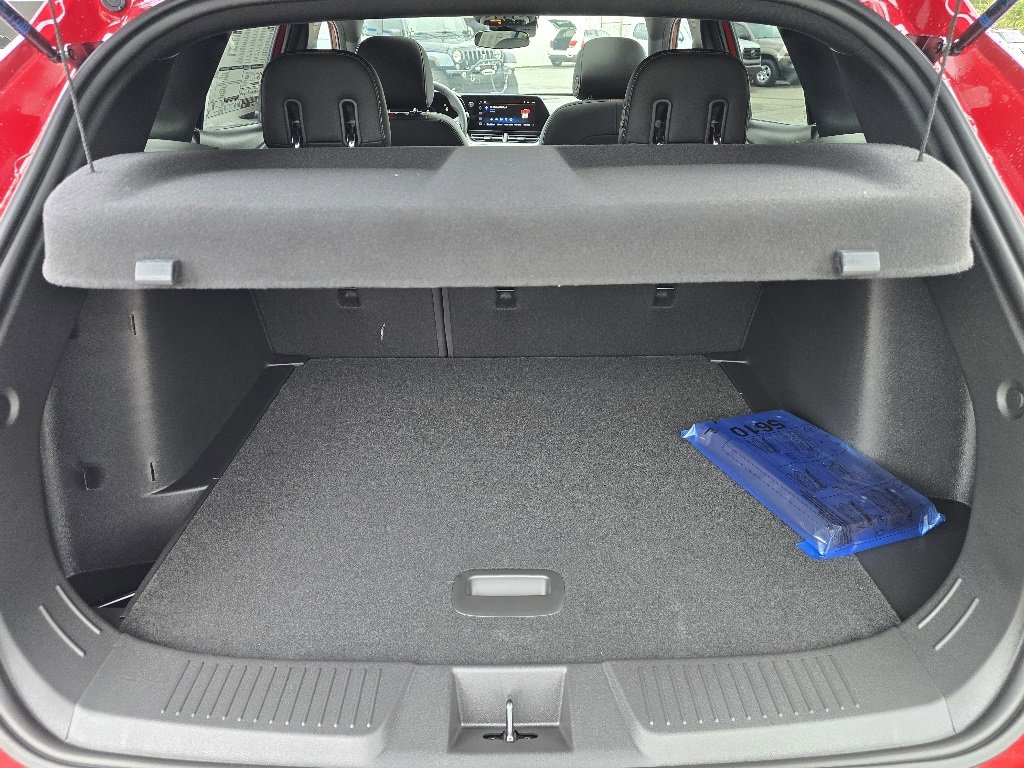 New 2026 Chevrolet Trax RS w/ Sunroof Package image 21