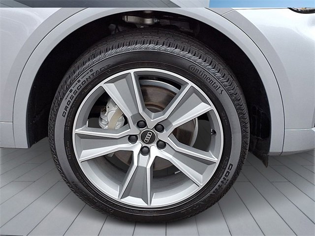 Certified 2025 Audi Q5 2.0T Premium w/ Convenience Plus Package image 8