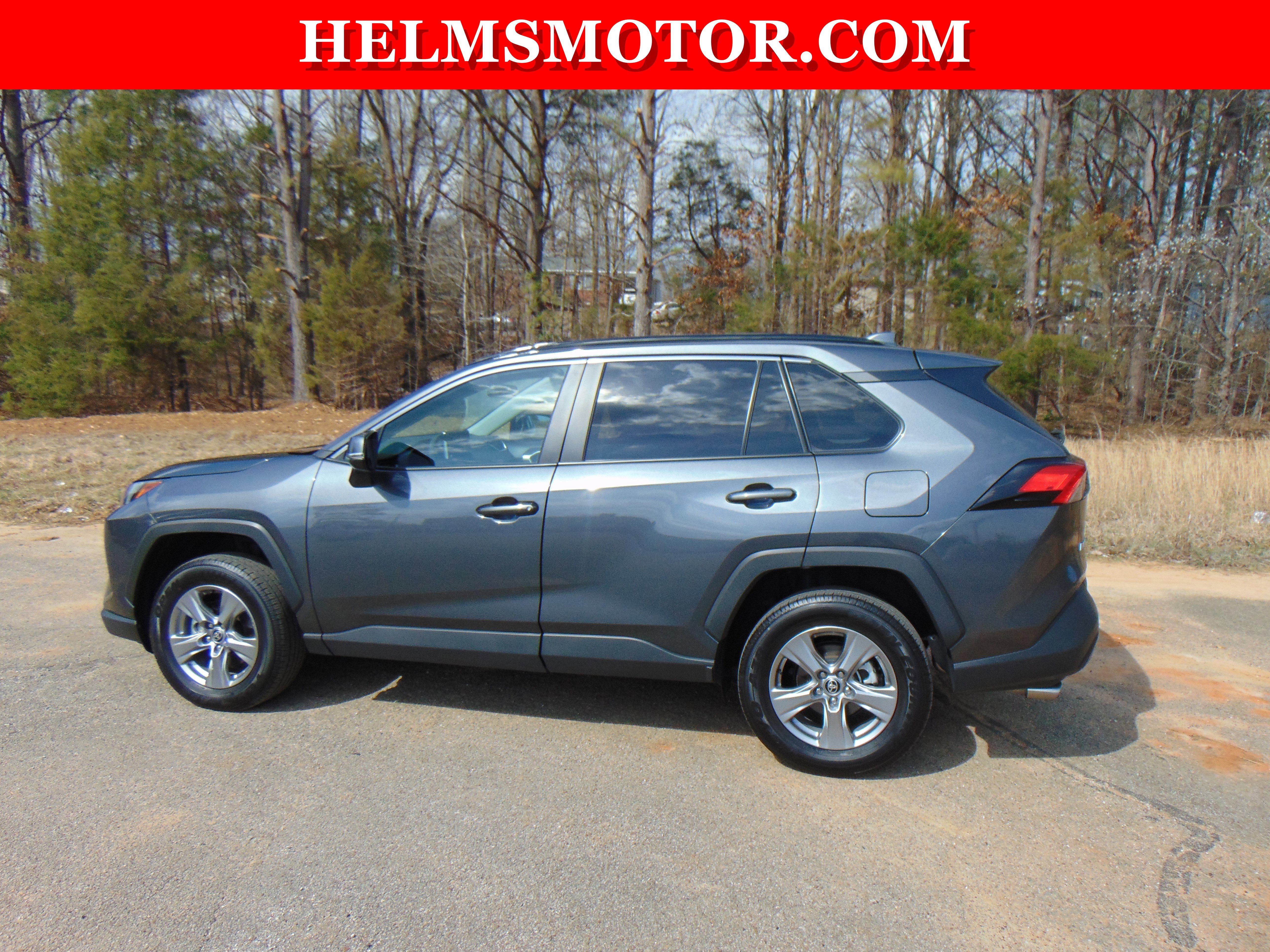 Used 2025 Toyota RAV4 XLE w/ Convenience Package image 5