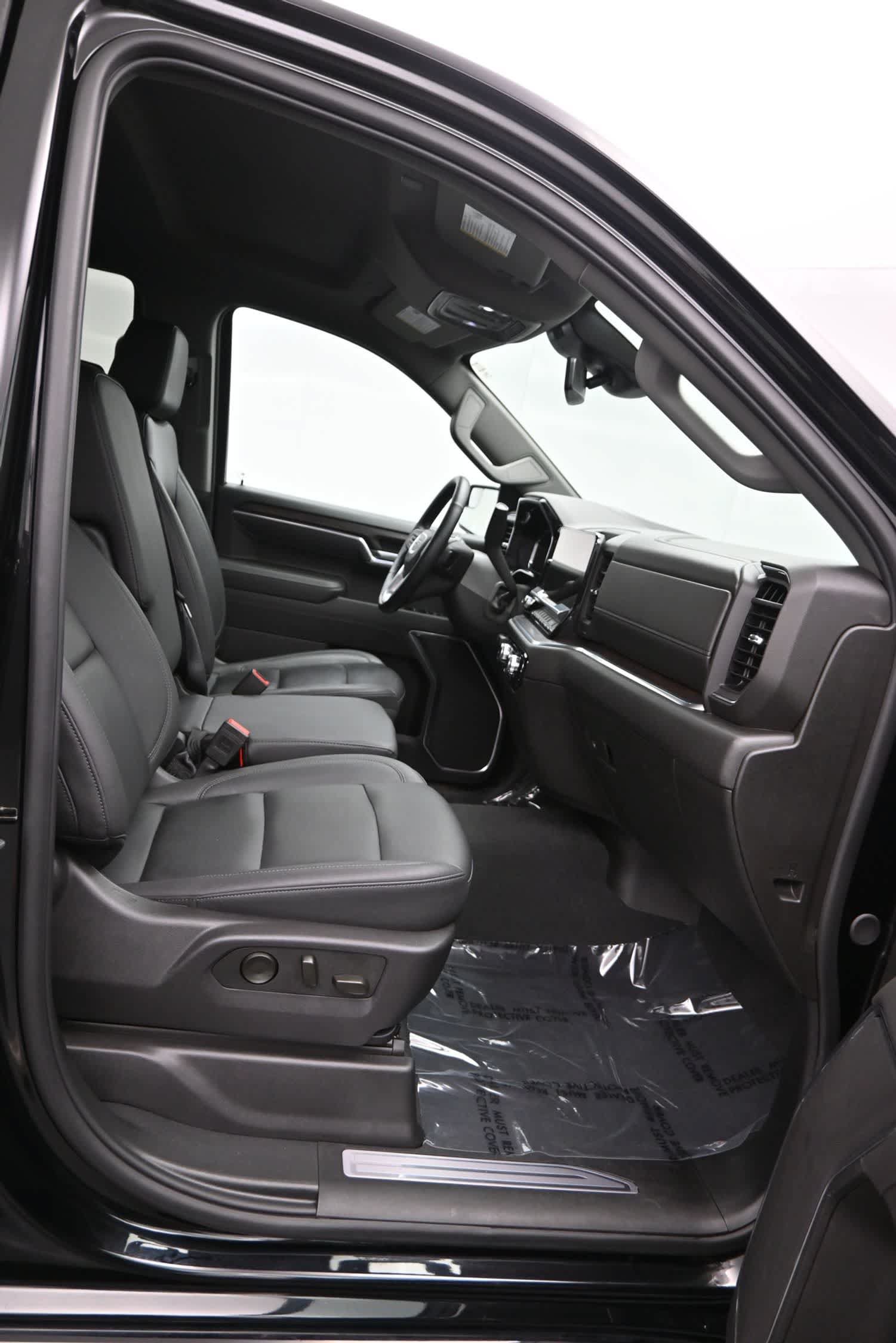 Used 2025 GMC Sierra 1500 SLT AWD/4WD image 11