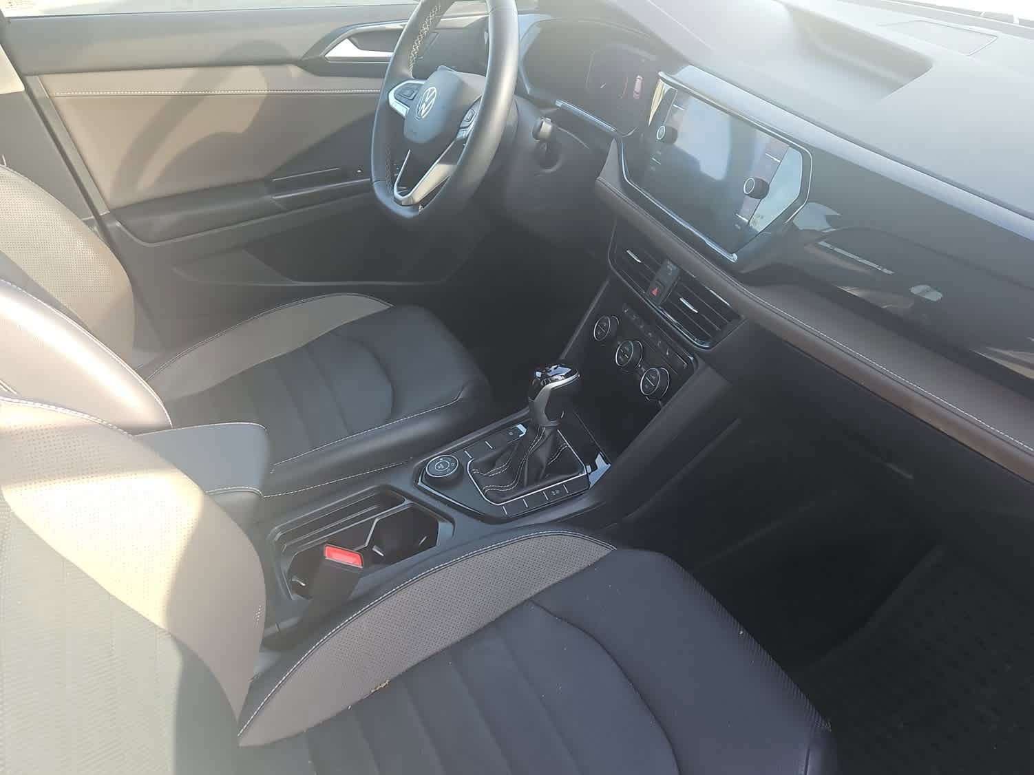 Used 2022 Volkswagen Taos SEL image 13