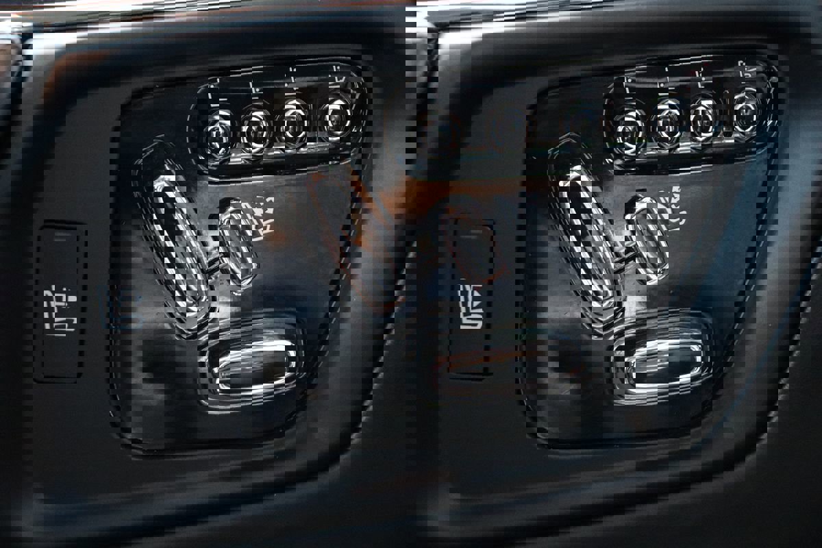 Used 2014 Jaguar XJ L Portfolio image 53