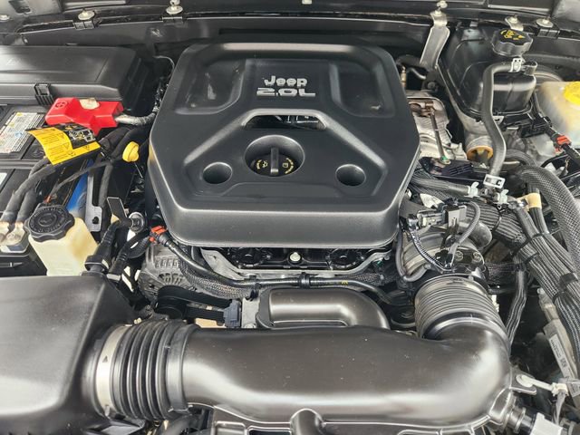 Used 2021 Jeep Wrangler Unlimited Sahara AWD/4WD image 30