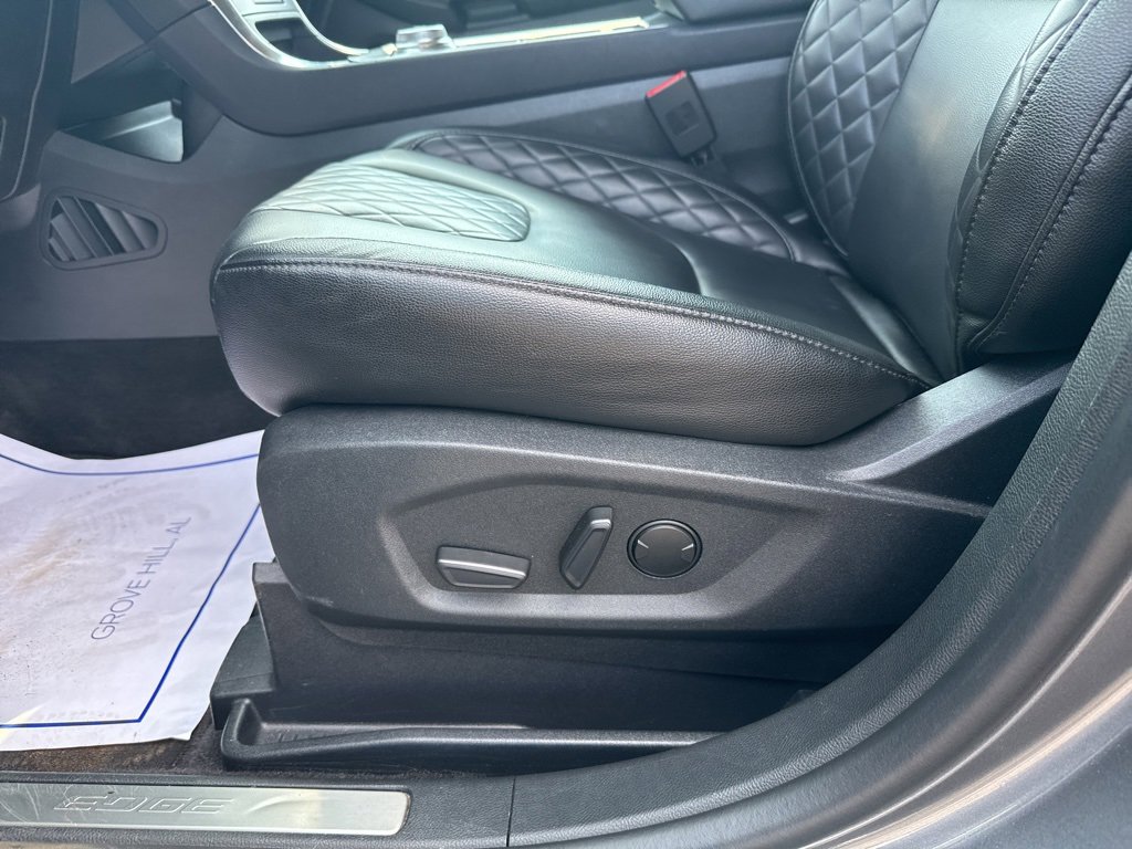 Used 2024 Ford Edge Titanium image 28