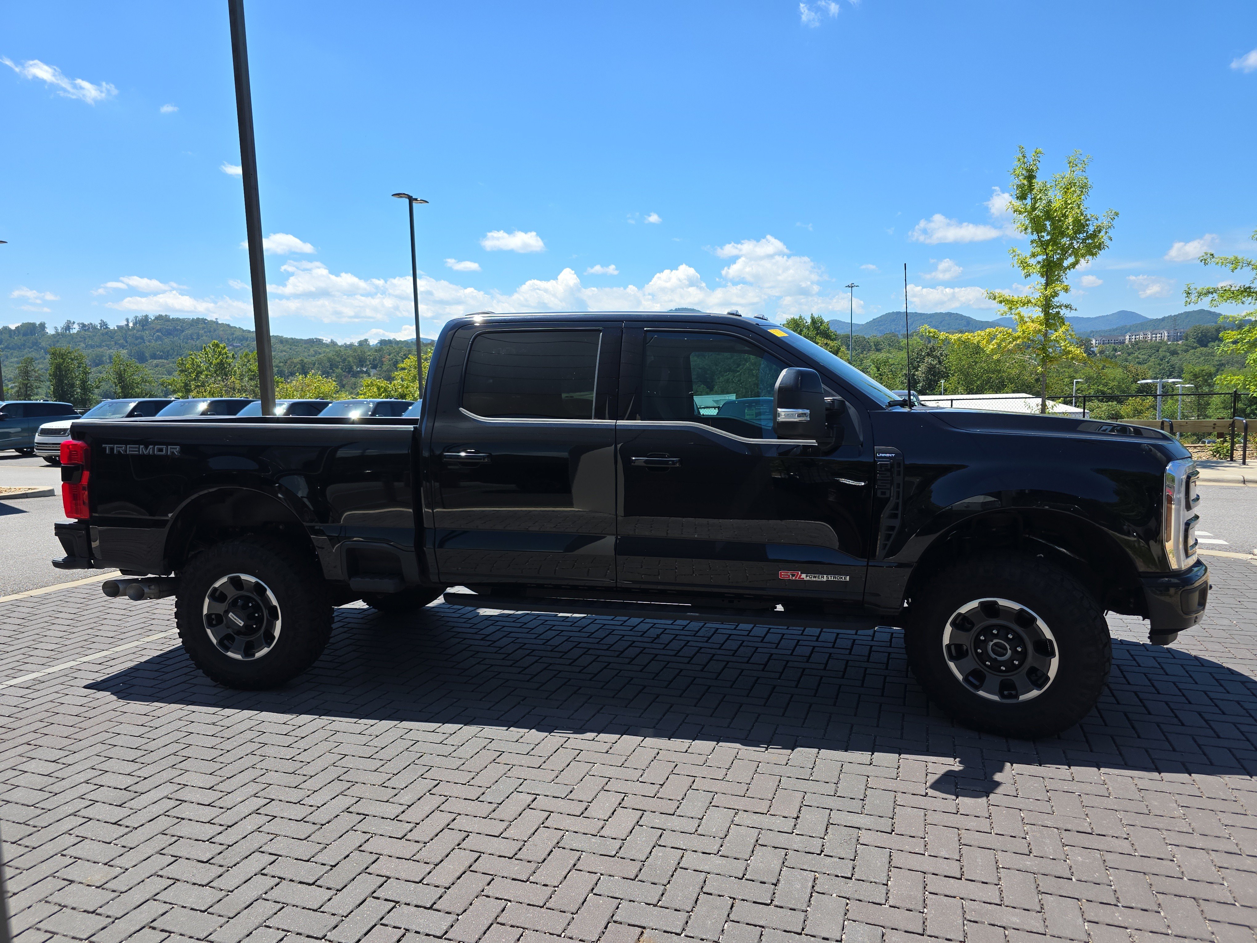 Used 2024 Ford F250 Lariat w/ Lariat Ultimate Package AWD/4WD image 4