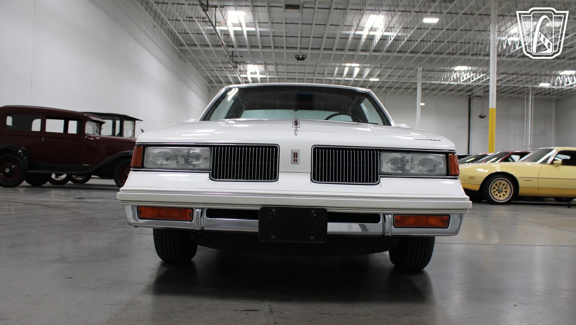 Used 1988 Oldsmobile Cutlass Supreme Classic Brougham RWD image 18