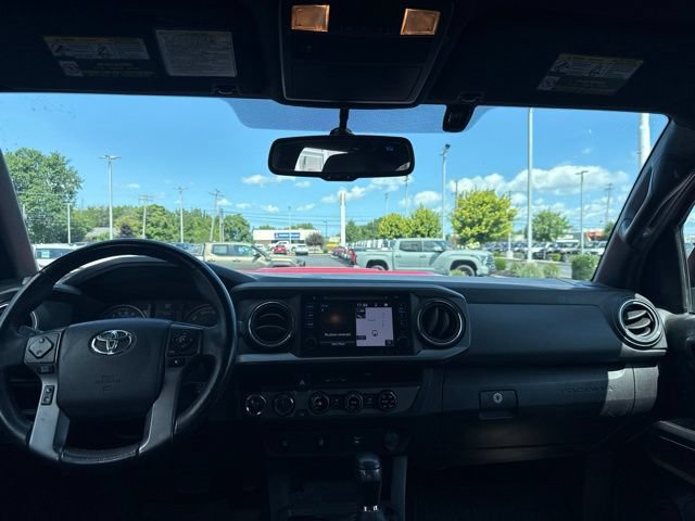 Used 2017 Toyota Tacoma TRD Sport w/ Tow Package (A/T) AWD/4WD image 12