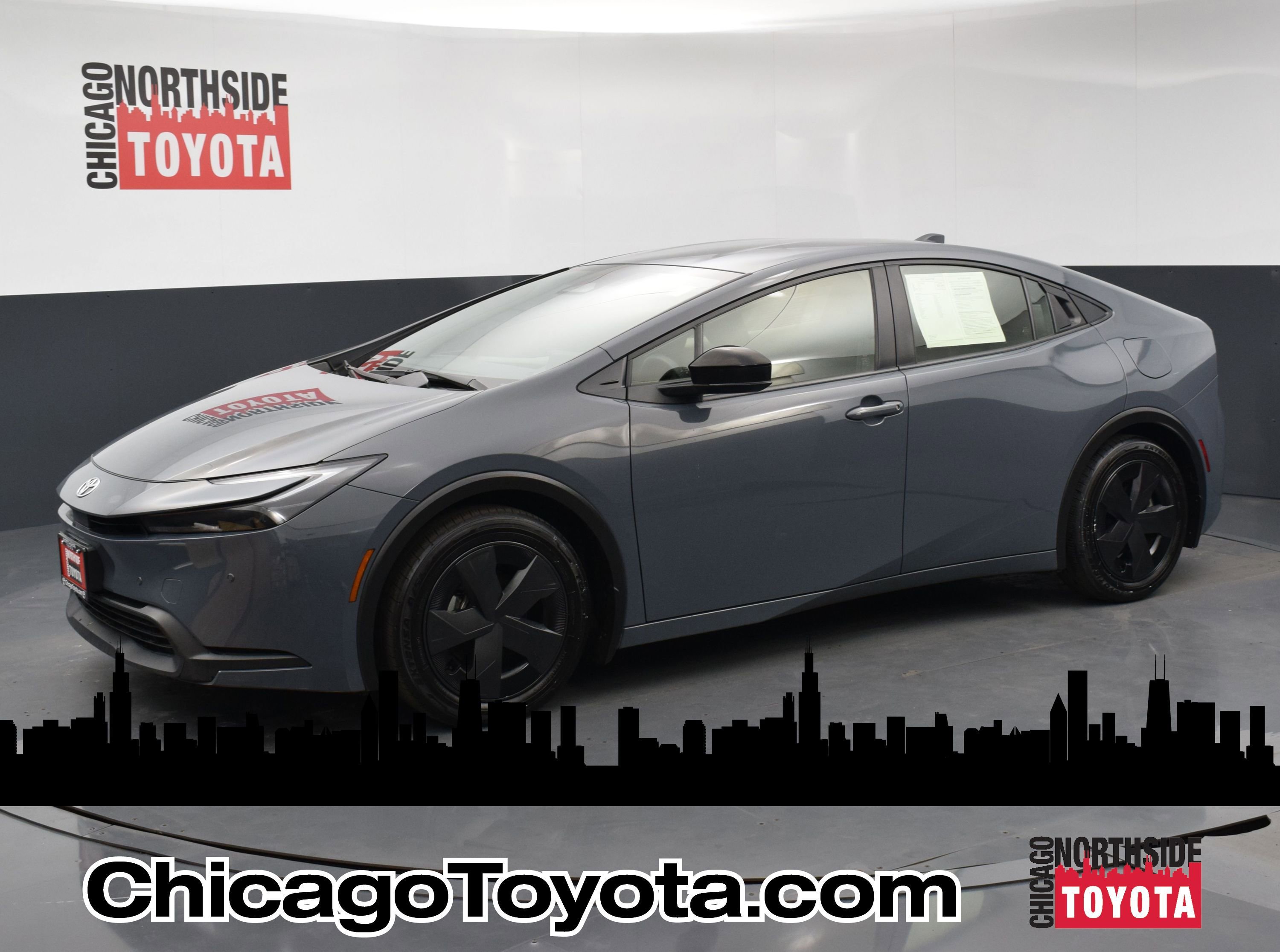 Used 2025 Toyota Prius LE image 1