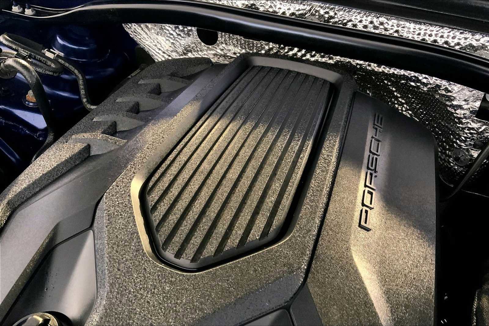 Certified 2024 Porsche Macan image 33