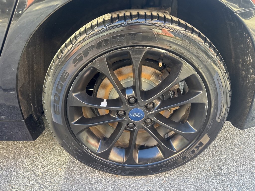 Used 2019 Ford Fusion SEL image 11