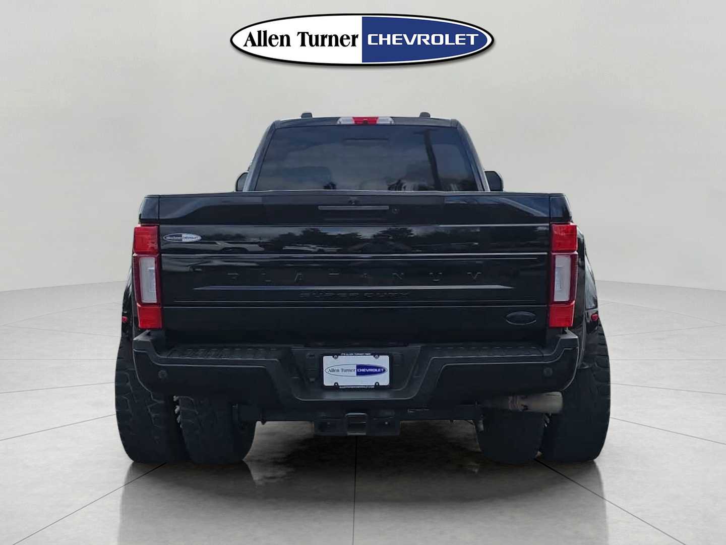 Used 2022 Ford F450 Platinum w/ FX4 Off-Road Package image 5