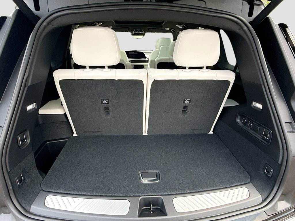 New 2026 Cadillac Vistiq Sport image 27