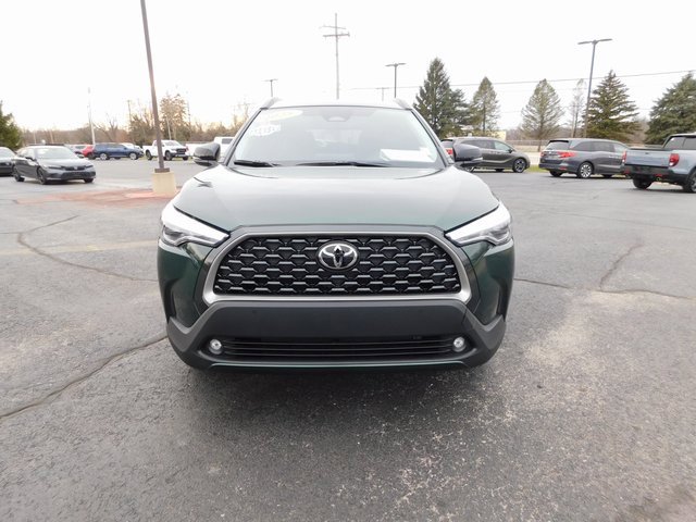 Used 2025 Toyota Corolla Cross XLE w/ Convenience Package image 8