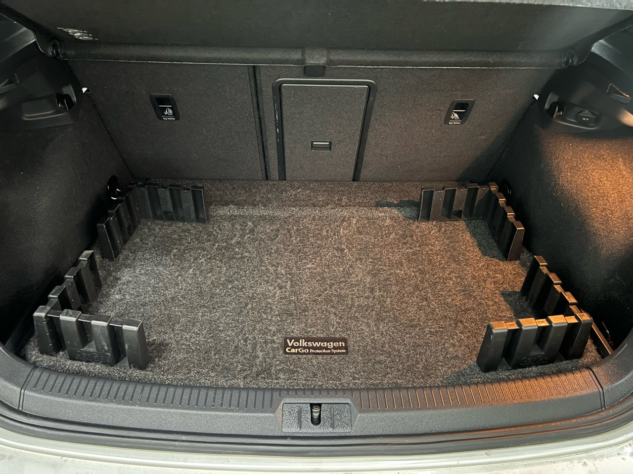 Used 2017 Volkswagen Golf R 4-Door image 19