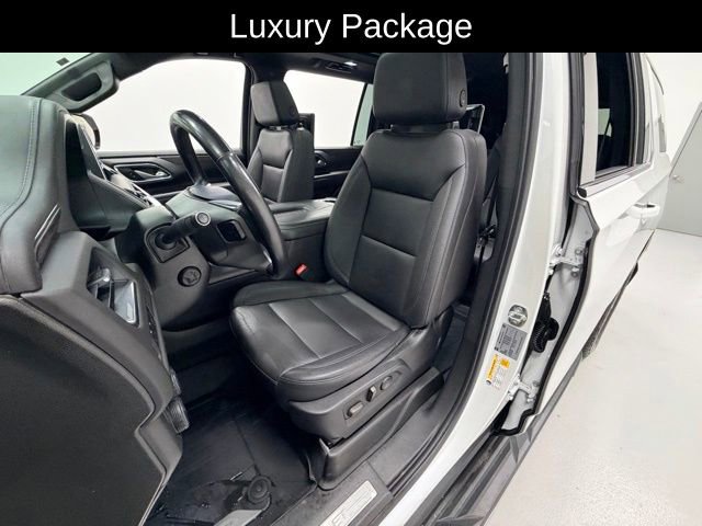 Used 2022 Chevrolet Suburban LT w/ LT Signature Package image 10