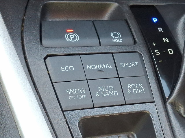 Used 2024 Toyota RAV4 LE AWD/4WD image 25