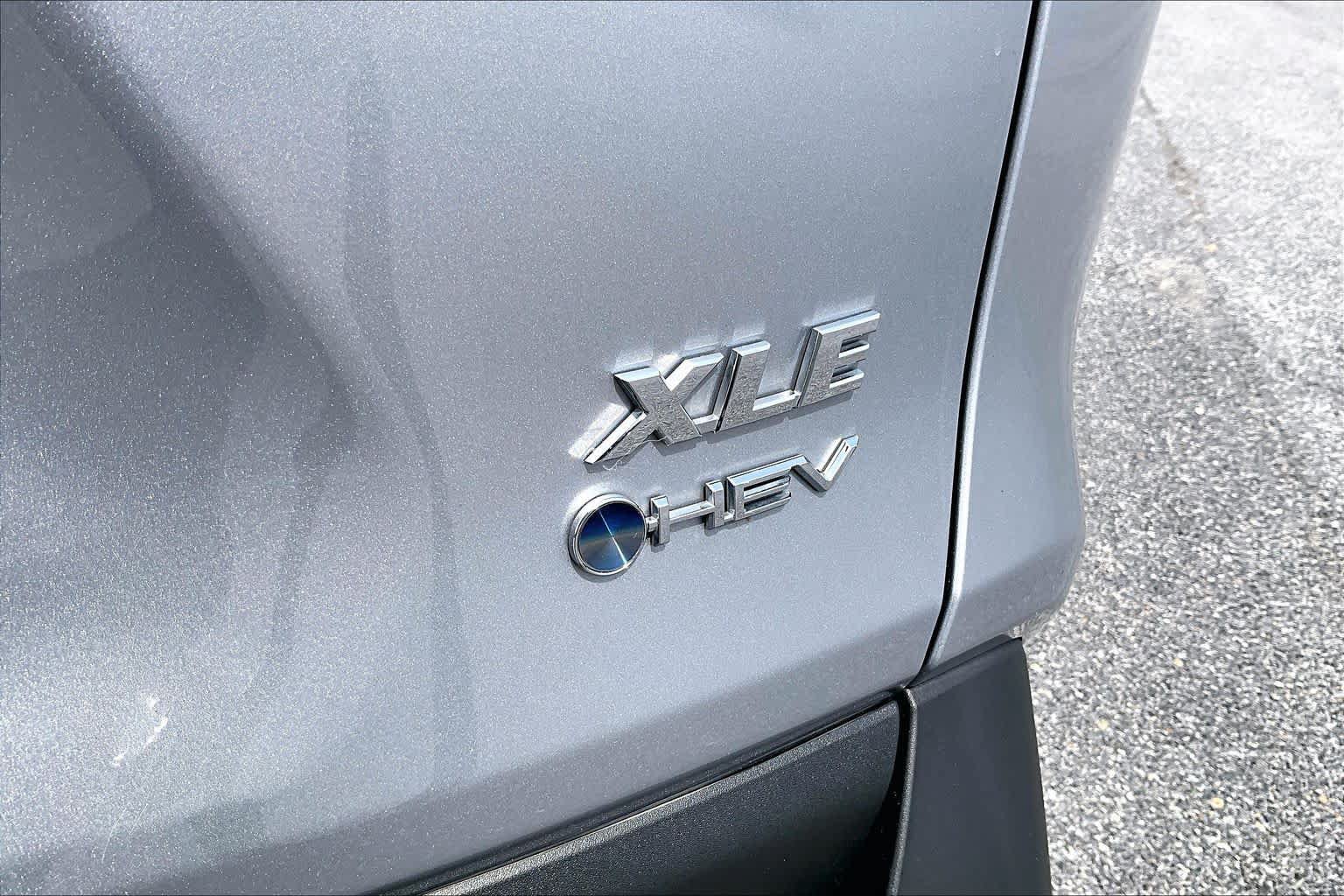 Used 2025 Toyota RAV4 XLE Premium w/ Weather Package AWD/4WD image 10