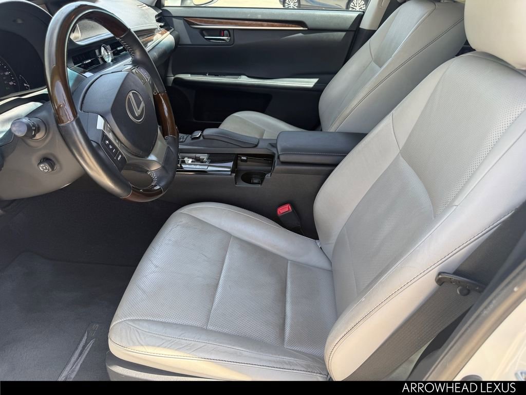 Used 2014 Lexus ES 350 w/ Luxury Package FWD image 12