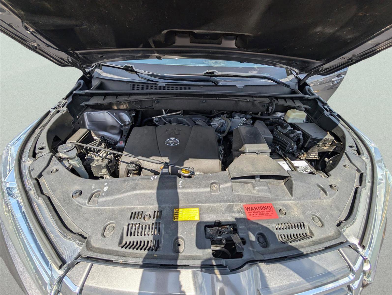 Used 2017 Toyota Highlander Limited AWD/4WD image 36