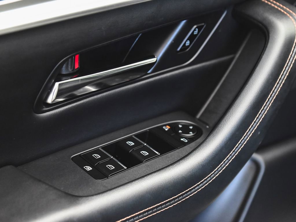 Used 2024 MAZDA CX-90 Plug-In Hybrid w/ Preferred image 9