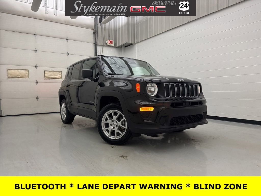 Used 2023 Jeep Renegade Latitude image 1