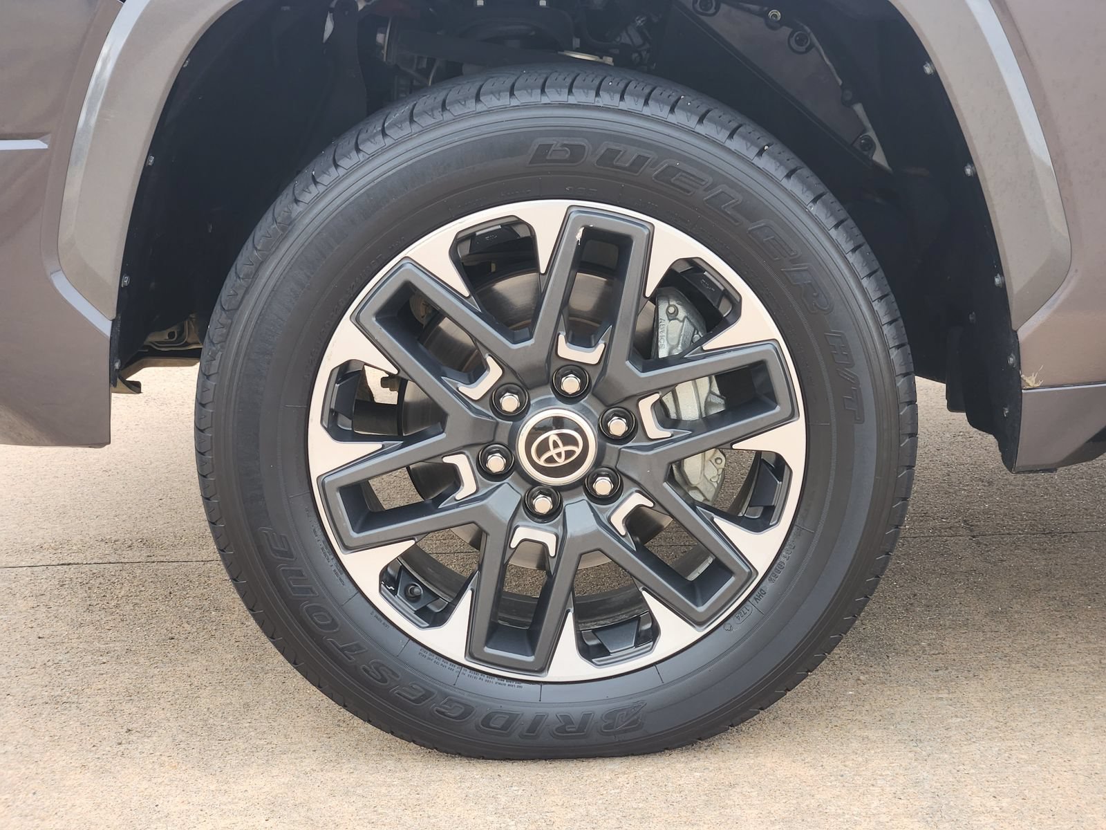 Used 2022 Toyota Tundra Limited AWD/4WD image 14