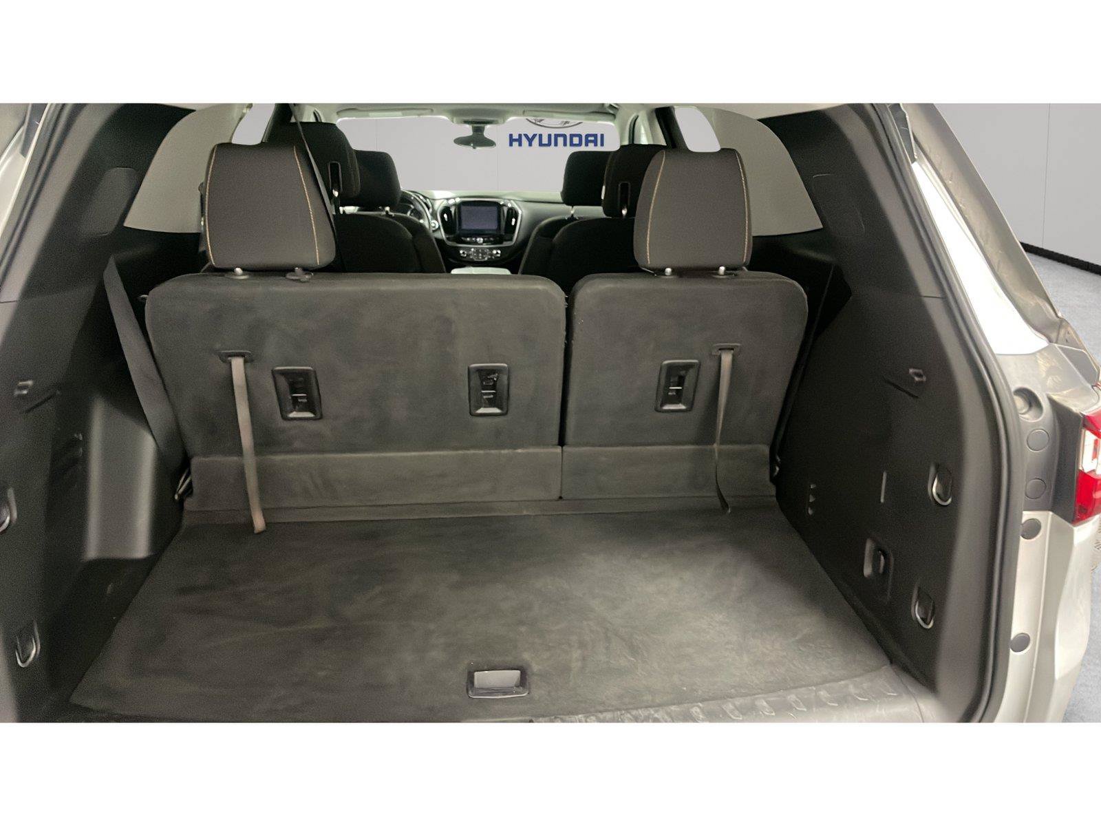 Used 2018 Chevrolet Traverse LT FWD image 12