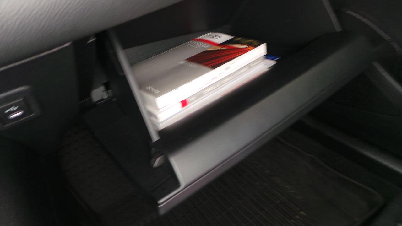 Used 2024 Toyota Corolla SE image 8