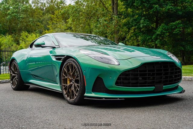 Used 2025 Aston Martin DB12 Coupe image 12