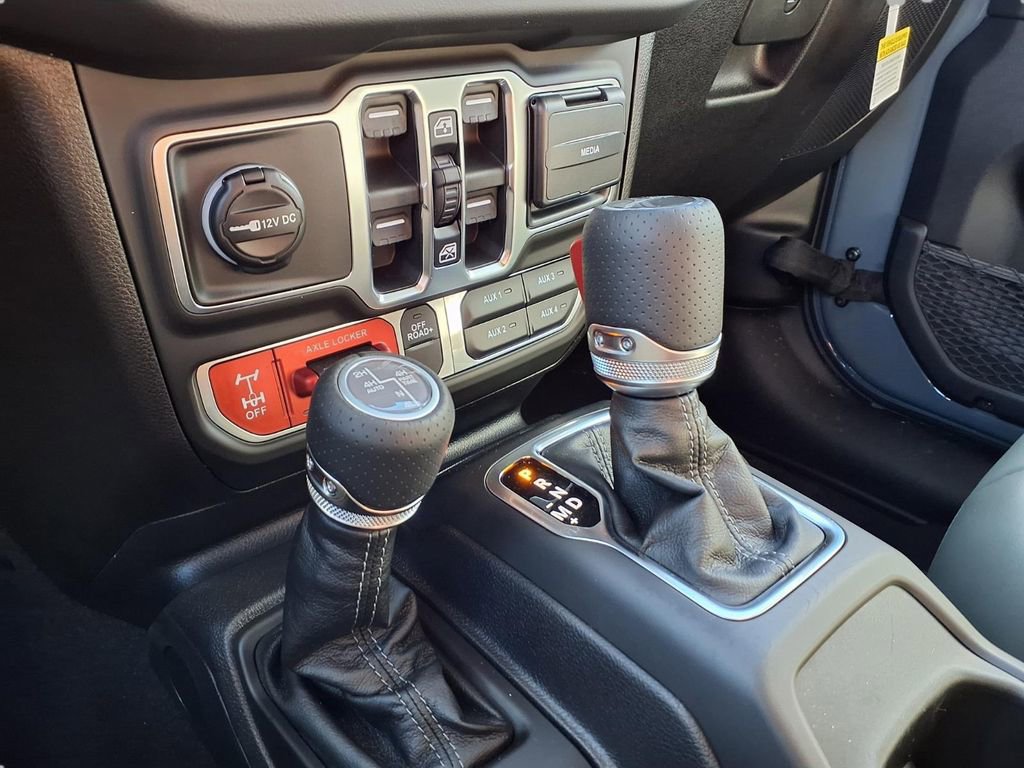 New 2026 Jeep Gladiator Mojave AWD/4WD image 9