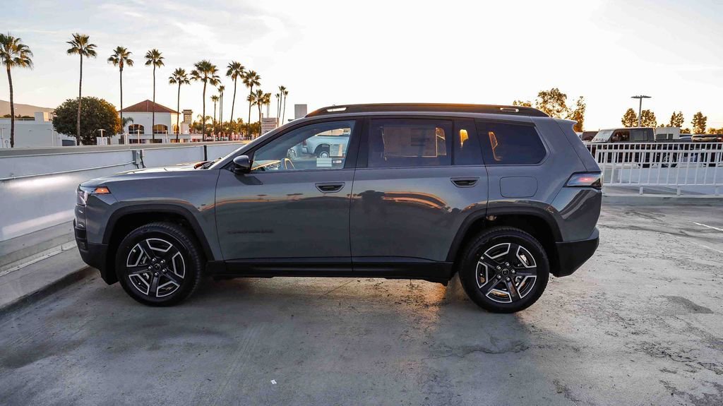 New 2026 Jeep Cherokee Laredo image 14