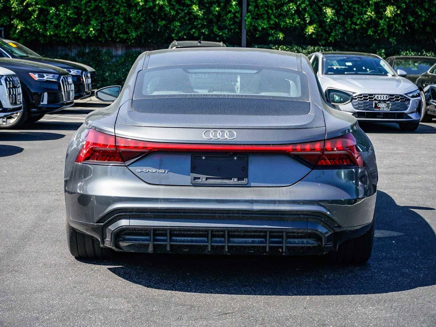 Used 2022 Audi e-tron GT Premium Plus image 3