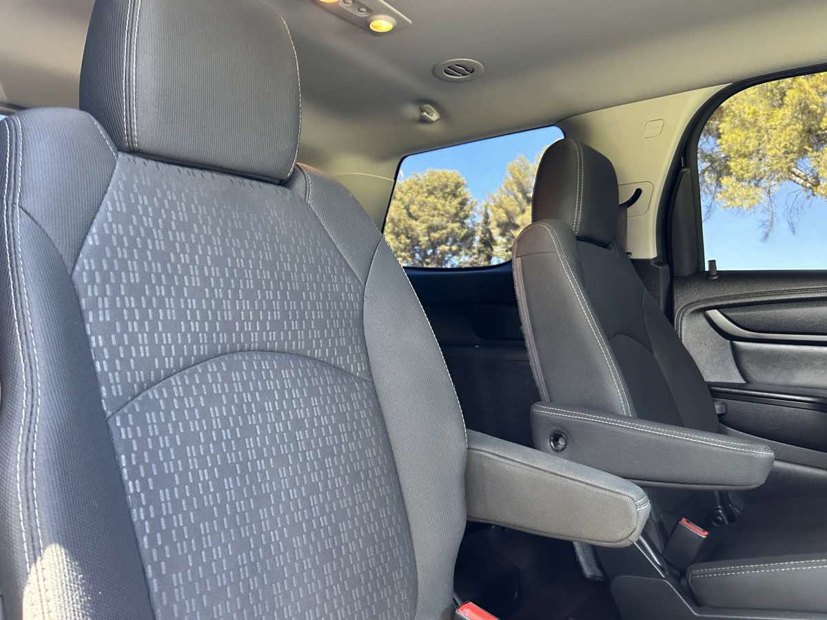 Used 2014 GMC Acadia SLE FWD image 27