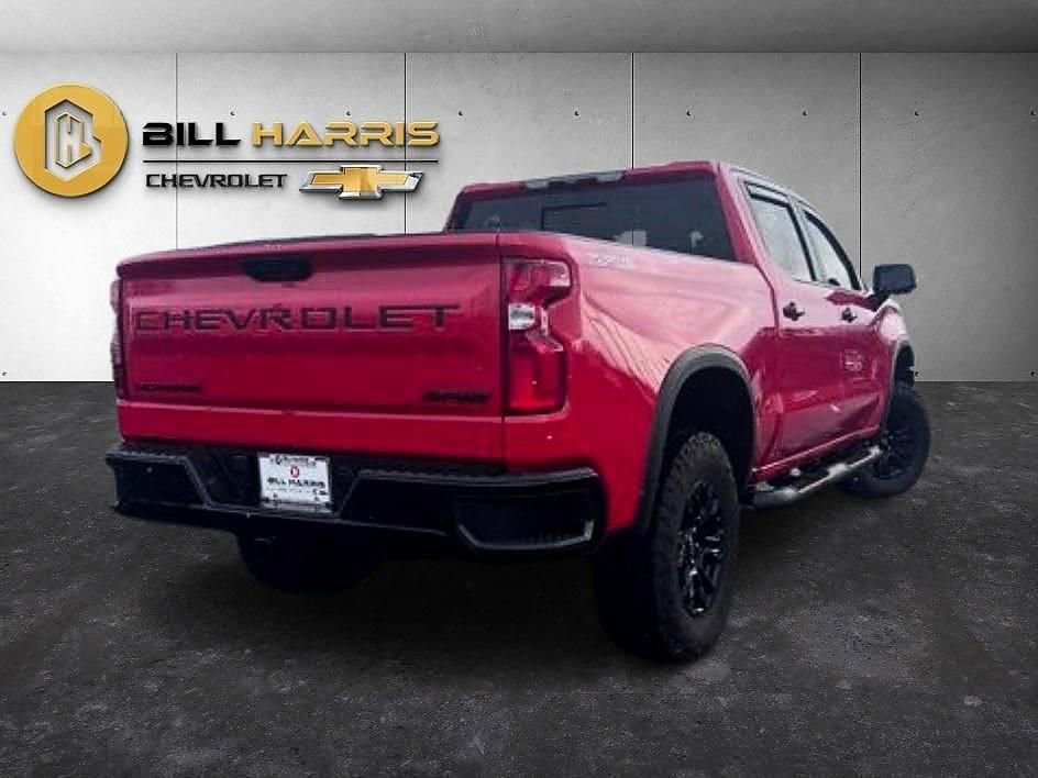 Used 2025 Chevrolet Silverado 1500 ZR2 w/ Dark Appearance Package image 3