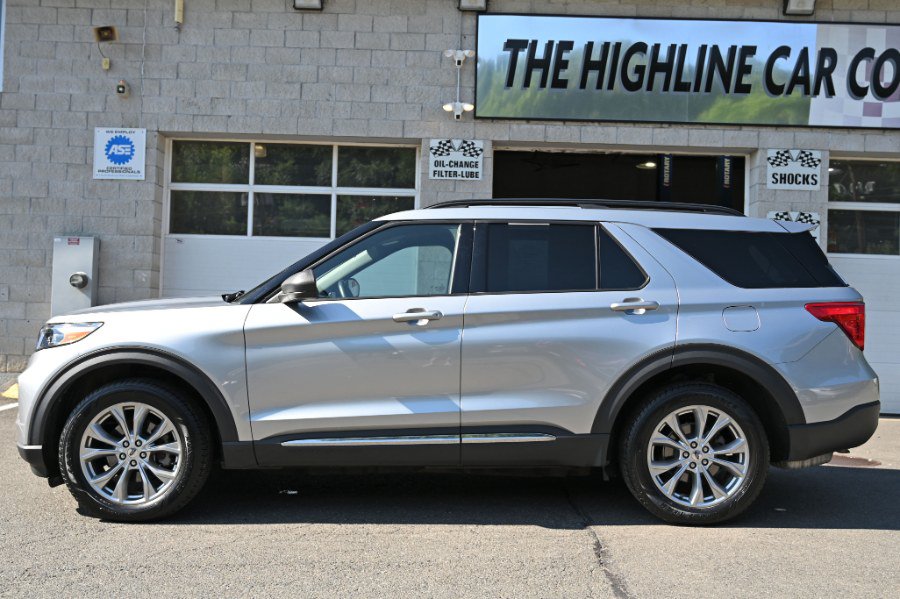 Used 2020 Ford Explorer XLT w/ Equipment Group 202A AWD/4WD image 3