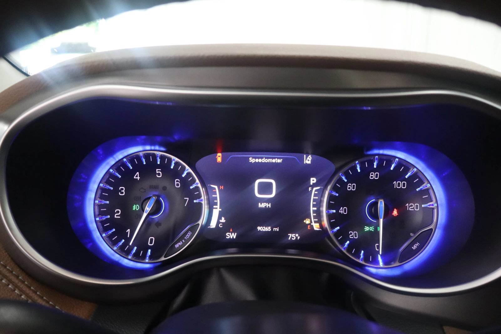 Used 2019 Chrysler Pacifica Limited w/ Tire & Wheel Group FWD image 39