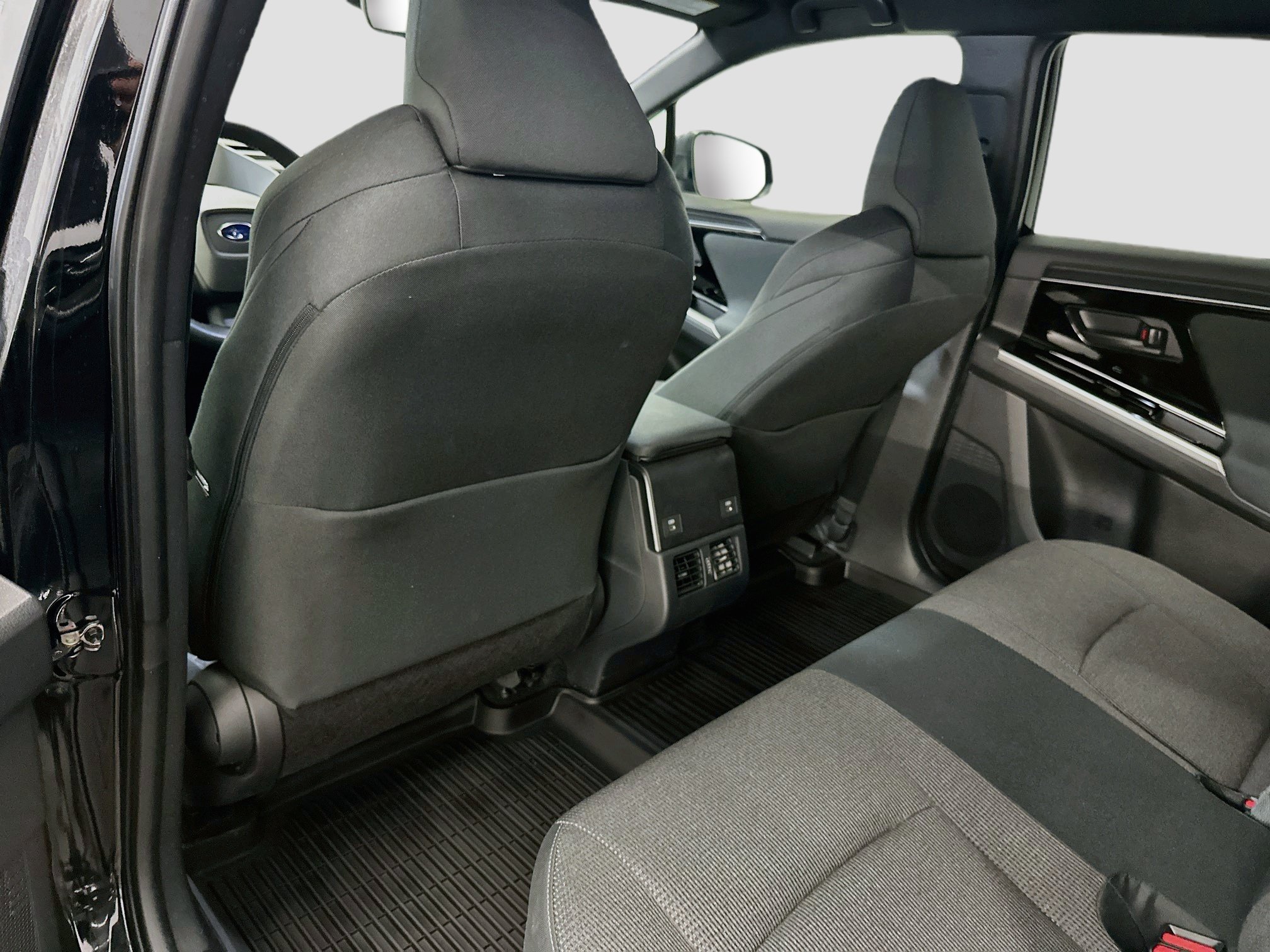 Used 2023 Subaru Solterra AWD image 28
