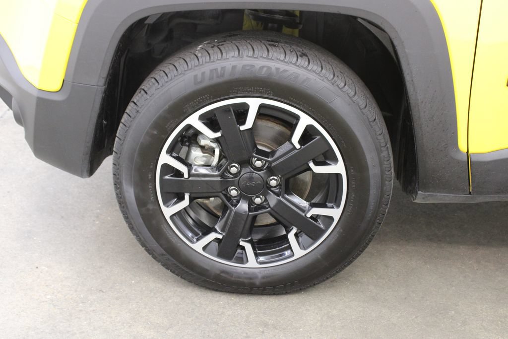 Used 2023 Jeep Renegade Latitude AWD/4WD image 27
