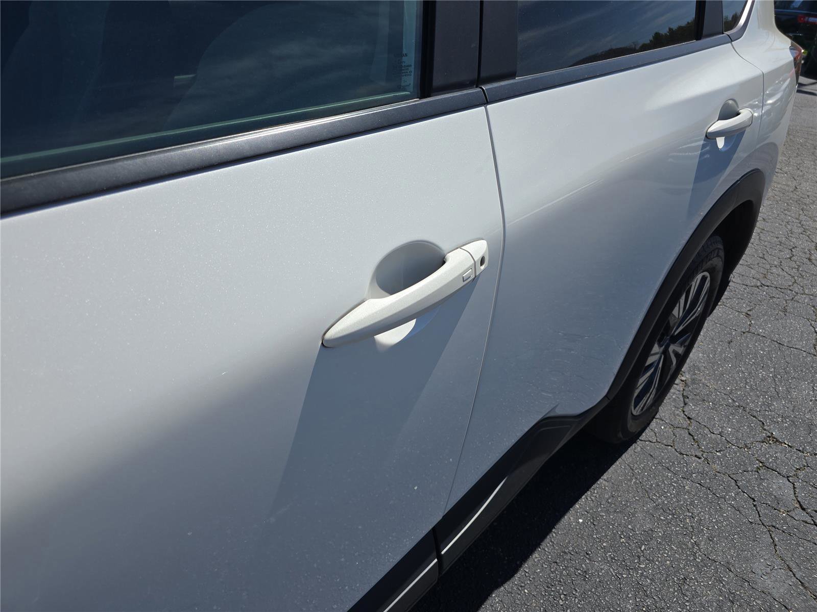 Used 2023 Nissan Rogue SV FWD image 13