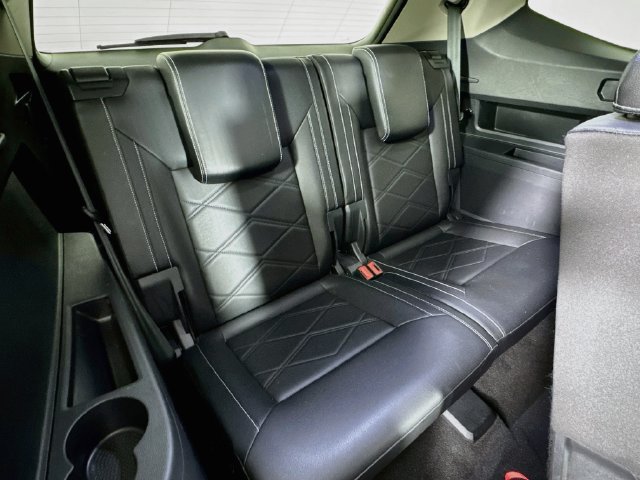 Used 2025 Volkswagen Atlas SE AWD/4WD image 27