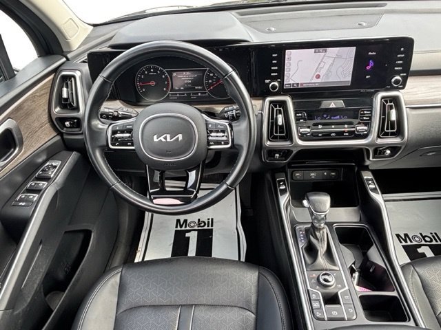 Certified 2023 Kia Sorento X-Line EX AWD/4WD image 13