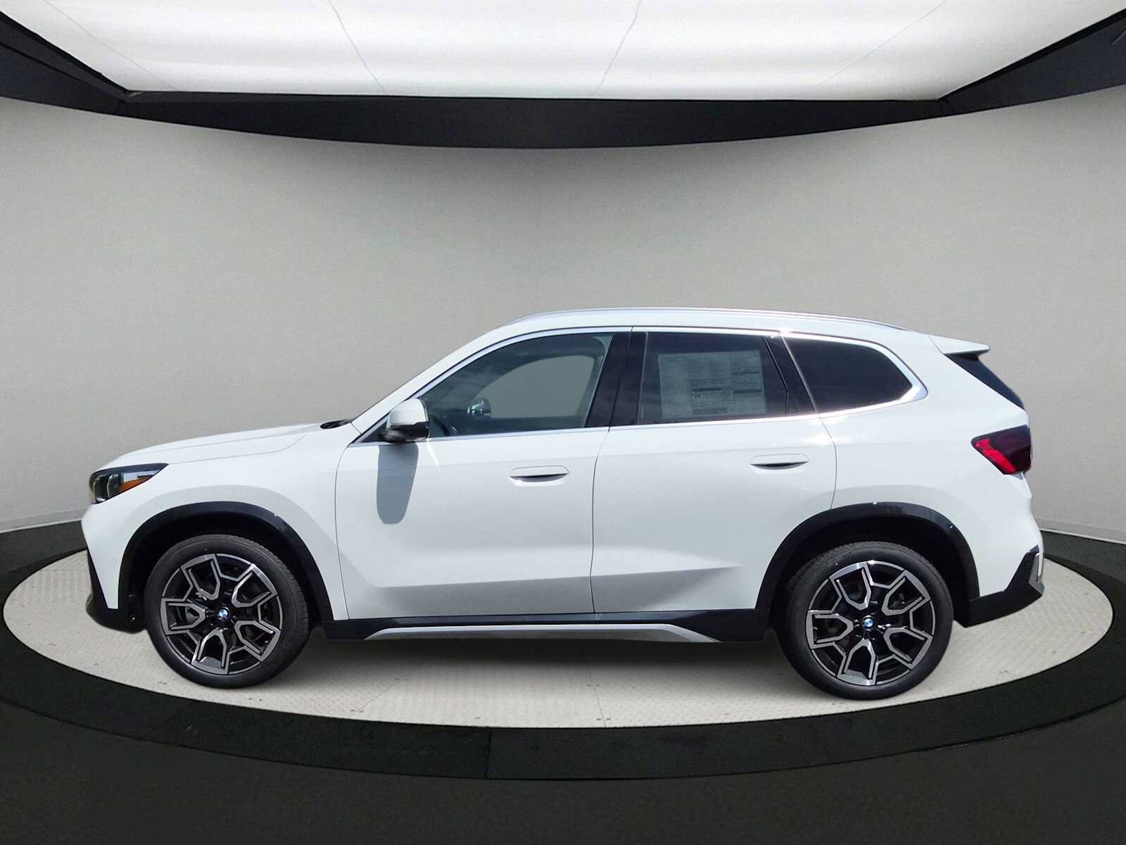New 2027 BMW X1 xDrive28i AWD/4WD image 5