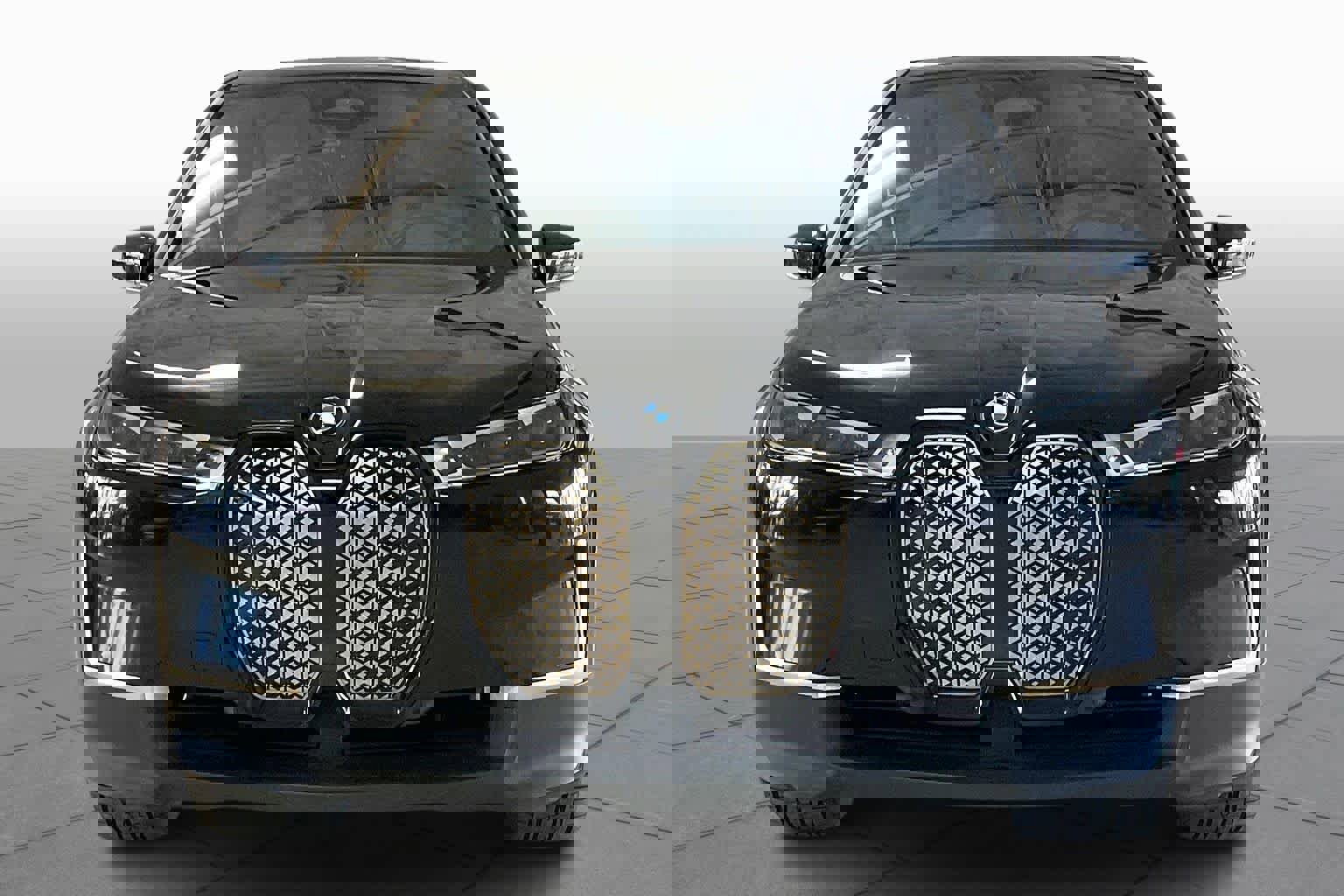 Certified 2023 BMW iX xDrive50 image 3